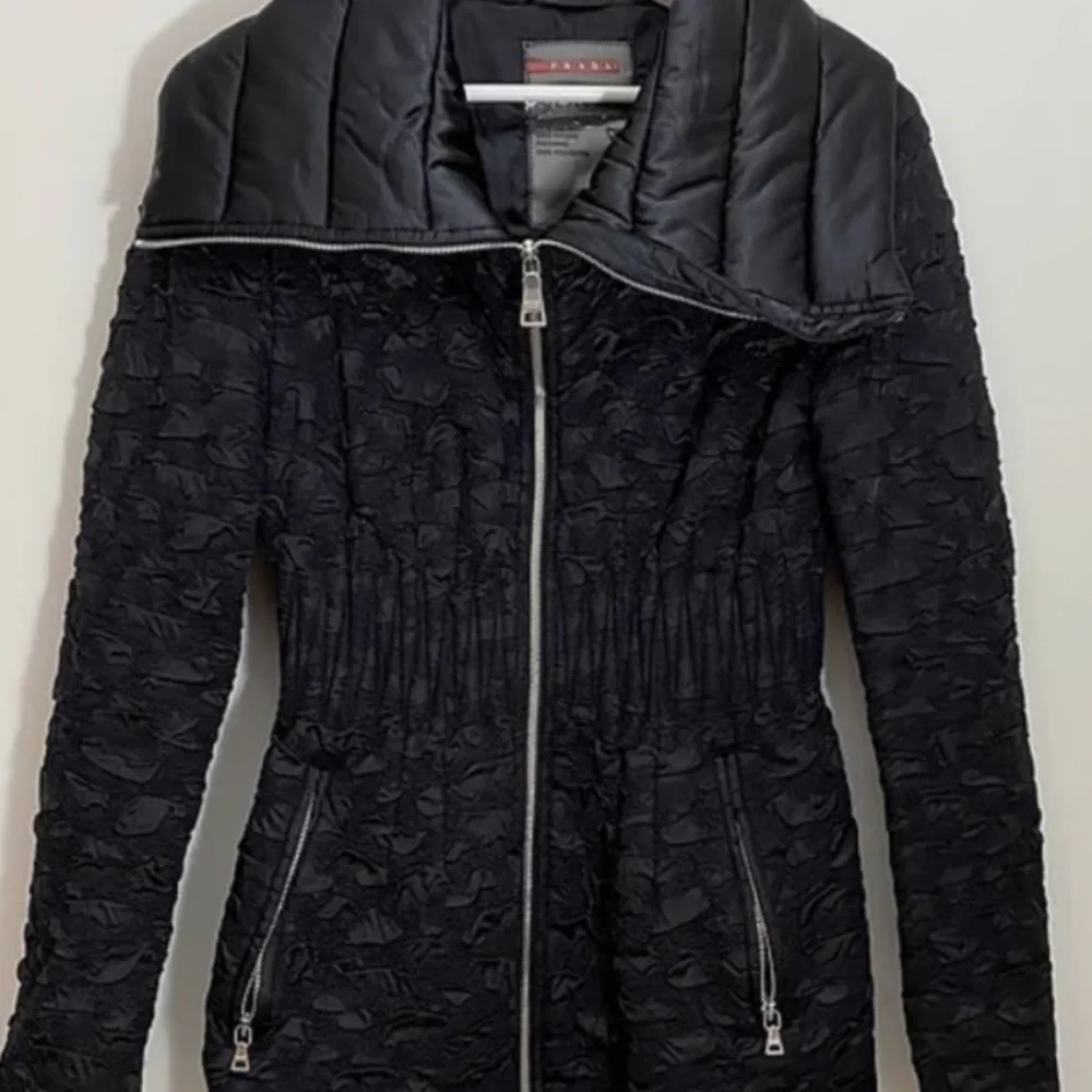 Chic Prada Jacket - Picture 4 of 13